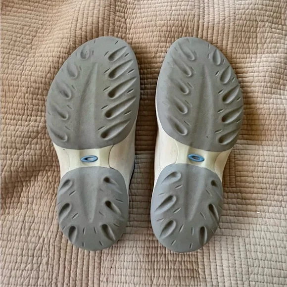 Merrell Slip-Ins - Picture 3 of 4